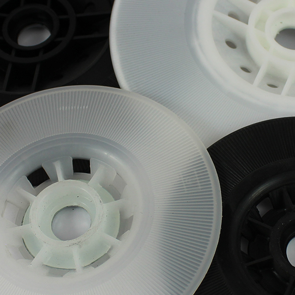 Backing pads for abrasive discs